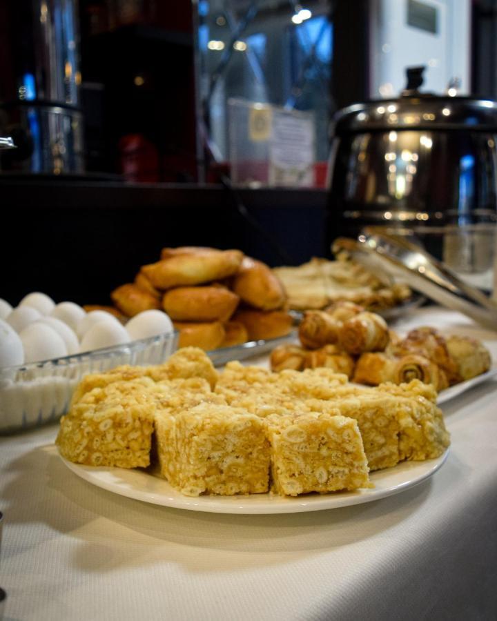 Hotel "Continent" Halal Karaganda Ngoại thất bức ảnh