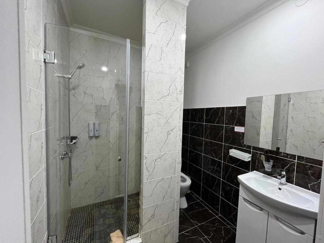 Hotel "Continent" Halal Karaganda Ngoại thất bức ảnh