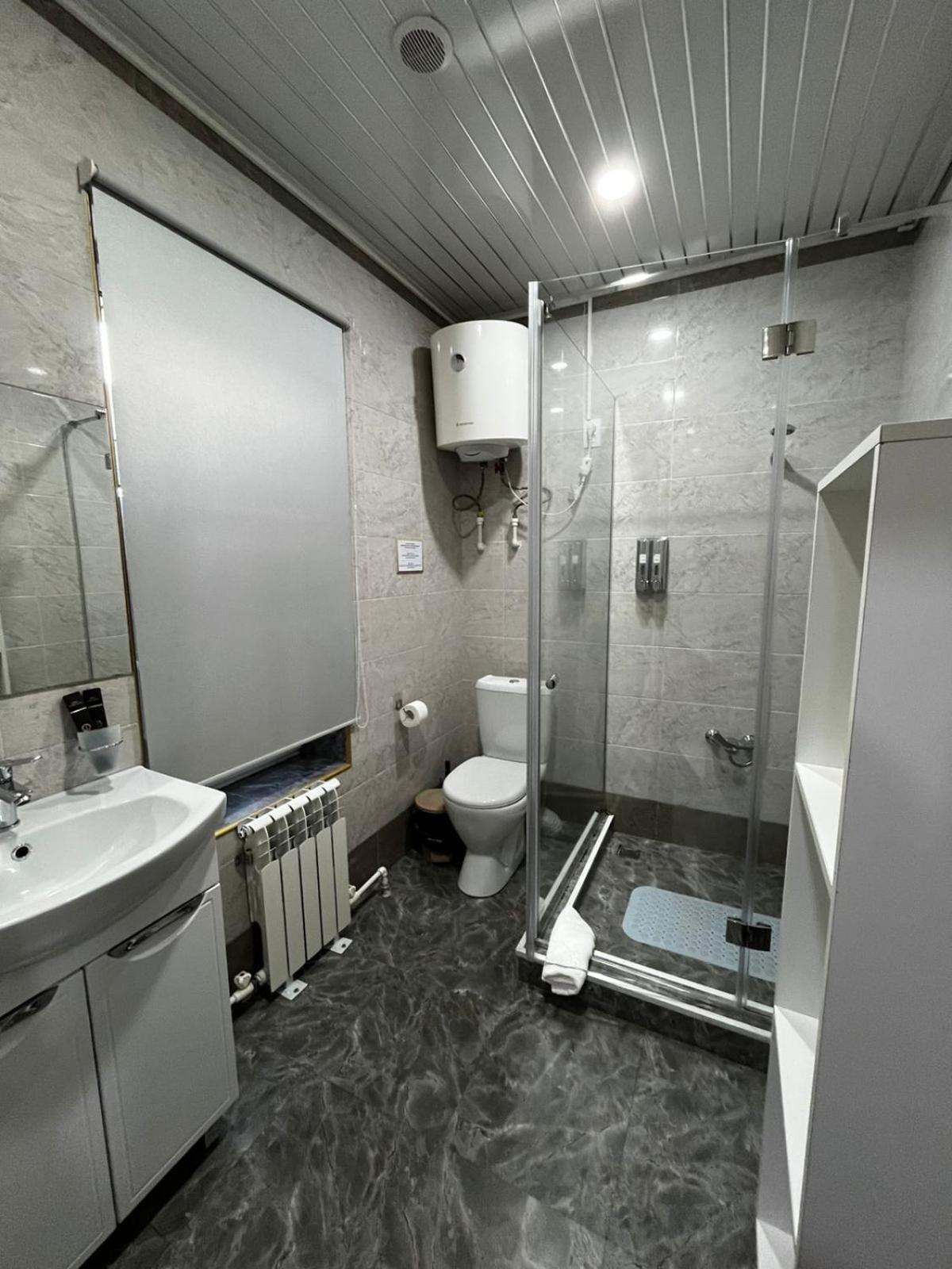 Hotel "Continent" Halal Karaganda Ngoại thất bức ảnh